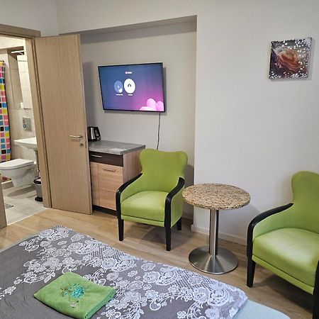 Kauno Apartamentai King Size Bed Kaunas Exterior foto